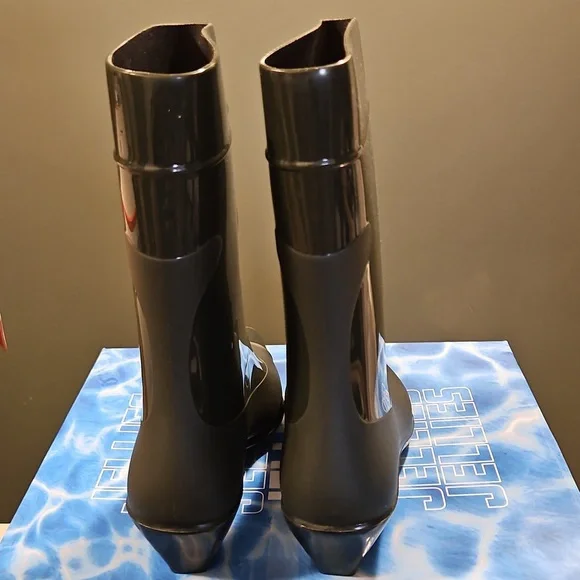 Black Women's Boots - Picture 5 of 5